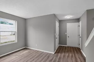 2724 Raphael Dr, Columbus, OH 43232 - Photo 3
