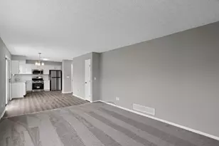 2724 Raphael Dr, Columbus, OH 43232 - Photo 5
