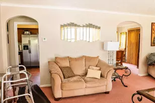 1993 Greenway Ave N, Columbus, OH 43219 - Photo 5
