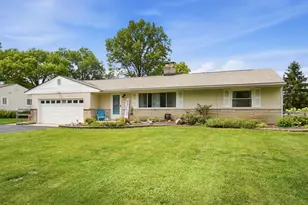 3752 Mayfair Dr, Grove City, OH 43123 - Photo 3