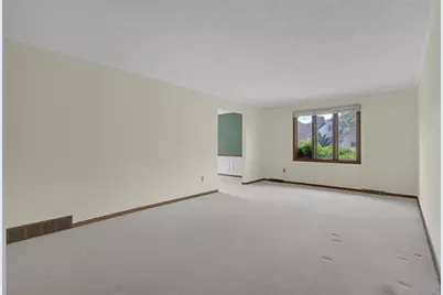 5650 Ramblewood Court, Columbus, OH 43235 - Photo 7