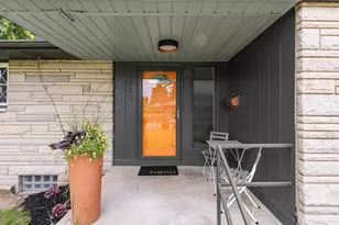 2775 Floribunda Dr, Columbus, OH 43209 - Photo 3