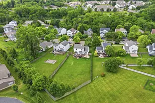 70 Lantern Chase Dr, Delaware, OH 43015 - Photo 3