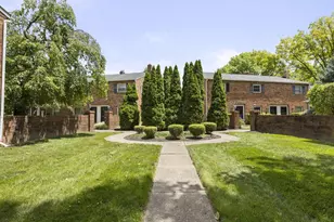 4714 Merrifield Pl, Columbus, OH 43220 - Photo 3