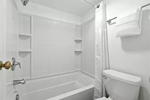 911 Manor Ln, Columbus, OH 43221 - Photo 23
