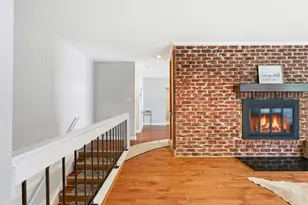 911 Manor Ln, Columbus, OH 43221 - Photo 9