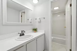911 Manor Ln, Columbus, OH 43221 - Photo 29