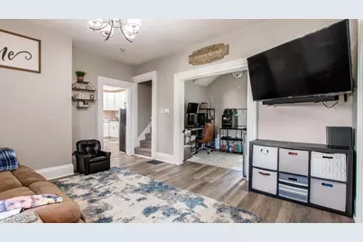 17 E Oak Street, Newark, OH 43055 - Photo 3
