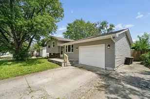 3255 Winding Creek Dr, Columbus, OH 43223 - Photo 3