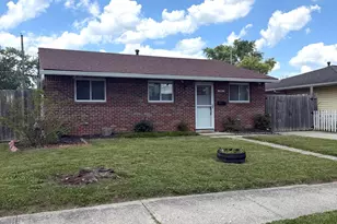 890 Bruckner Rd, Columbus, OH 43207 - Photo 1