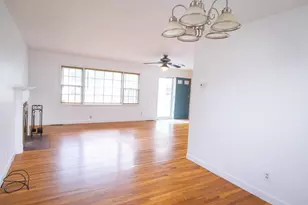 4978 Taunton Way, Columbus, OH 43228 - Photo 5