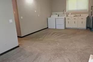 208 S Gordon Ave, Baltimore, OH 43105 - Photo 31