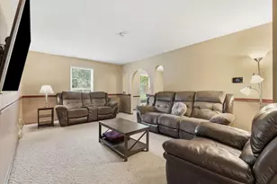 945 Matterhorn Dr, Reynoldsburg, OH 43068 - Photo 5