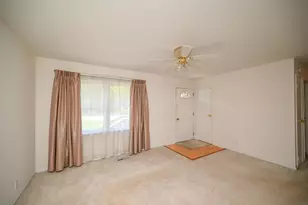 2458 Mercer Dr, Marion, OH 43302 - Photo 3