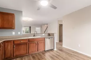 952 Hartford Village Blvd, Columbus, OH 43228 - Photo 11