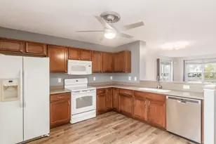 952 Hartford Village Blvd, Columbus, OH 43228 - Photo 9