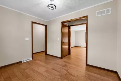 1270 Carriage Road, Powell, OH 43065 - Photo 7