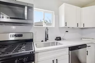 806 Josephine Ave, Columbus, OH 43204 - Photo 9