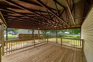 3849 Laguna Dr, Columbus, OH 43232 - Photo 43