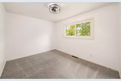 3849 Laguna Drive, Columbus, OH 43232 - Photo 23