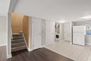 1030 Galliton Ct, Columbus, OH 43220 - Photo 5