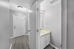 2392 Minerva Park Pl, Columbus, OH 43229 - Photo 25
