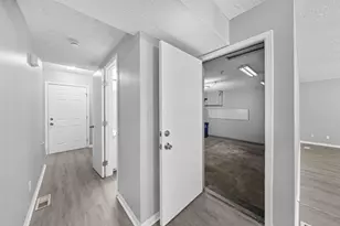 2392 Minerva Park Pl, Columbus, OH 43229 - Photo 19