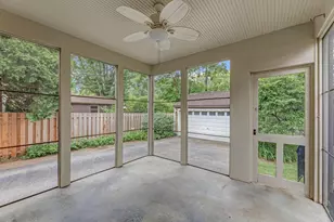 35 Brevoort Rd, Columbus, OH 43214 - Photo 37