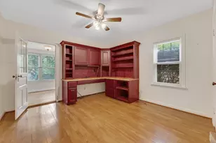 35 Brevoort Rd, Columbus, OH 43214 - Photo 17