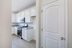 333 Honeysuckle St, South Bloomfield, OH 43103 - Photo 7
