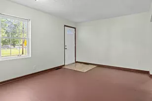 190 Lowell Rd, Columbus, OH 43209 - Photo 9