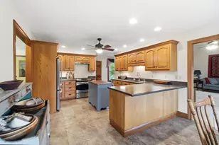 656 Gardenview Cir, Lima, OH 45801 - Photo 9