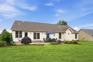 656 Gardenview Cir, Lima, OH 45801 - Photo 37