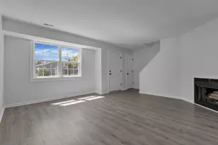 4940 Kristie Falls, Columbus, OH 43221 - Photo 5