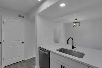 4940 Kristie Falls #C, Columbus, OH 43221 - Photo 9