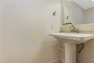 2564 Shore Line Ln, Columbus, OH 43221 - Photo 13