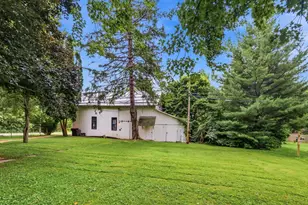 527 E High St, Ashley, OH 43003 - Photo 35