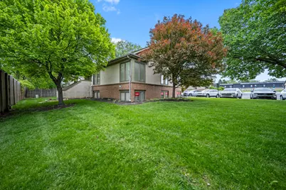 3250 W Henderson Road #3252, Columbus, OH 43220 - Photo 3
