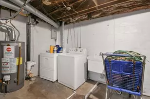 5690 Beechcroft Rd, Columbus, OH 43229 - Photo 13