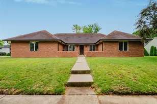 1711 Sioux Ct, Grove City, OH 43123 - Photo 1