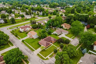 1711 Sioux Ct, Grove City, OH 43123 - Photo 3