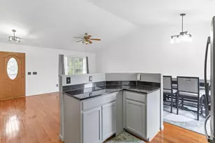 3697 Pendent Ln, Columbus, OH 43207 - Photo 11