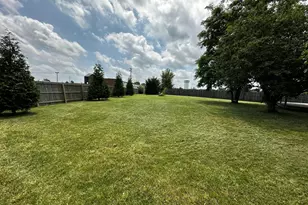 1059 Somerset Ct, London, OH 43140 - Photo 7