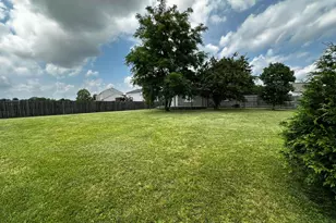1059 Somerset Ct, London, OH 43140 - Photo 9