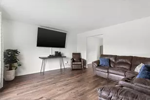 2386 Parkview Dr, Grove City, OH 43123 - Photo 7