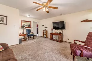 140 Williamsburg Ln NW, Lancaster, OH 43130 - Photo 9
