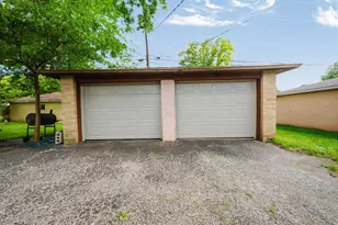 309 Broad Meadows Blvd, Columbus, OH 43214 - Photo 45