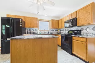 3884 Black Pine Dr, Grove City, OH 43123 - Photo 17