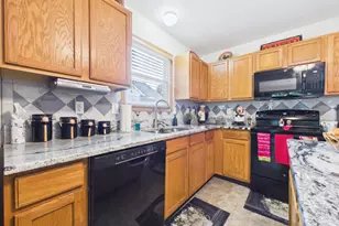 3884 Black Pine Dr, Grove City, OH 43123 - Photo 11