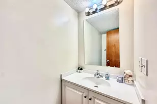 916 Lateglow Ct, Newark, OH 43055 - Photo 5